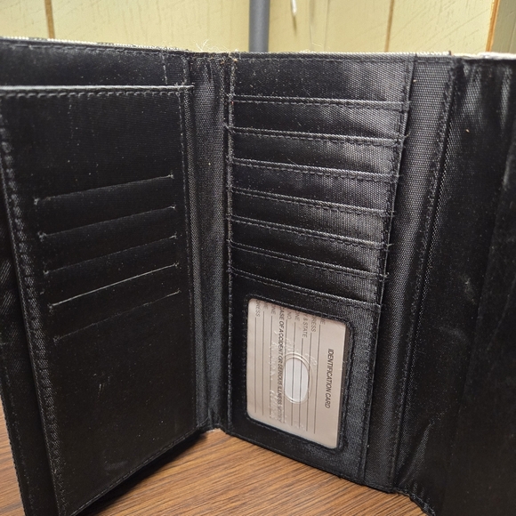 Unbranded Gorgeous Wallet 🩶 - Picture 7 of 10